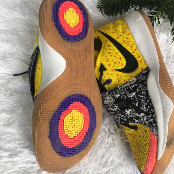 Nike Custom Kyrie Sneakers - Picture 4 of 9